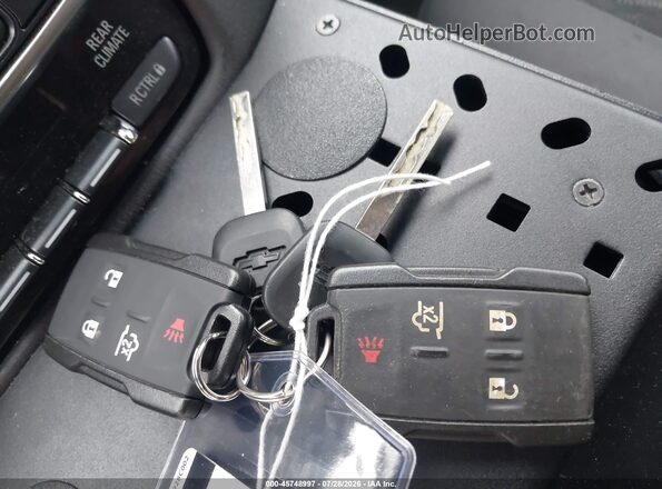 1GNSKKECXHR368668 2017 CHEVROLET SUBURBAN Серебряный Вид панели приборов