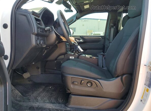 1GNSKLED0PR182151 2023 CHEVROLET TAHOE Серебряный Вид салона спереди