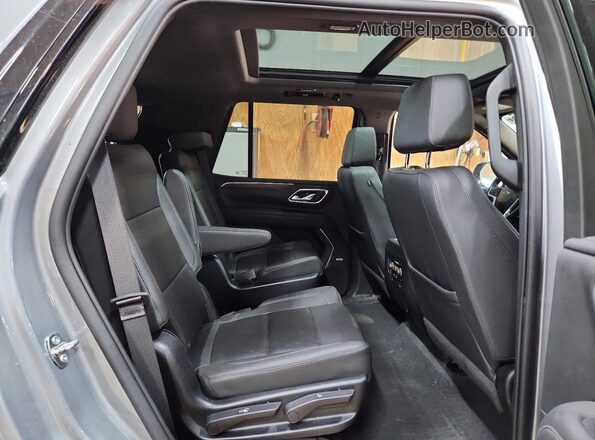1GNSKPKD8PR310941 2023 CHEVROLET TAHOE Gray უკანა სალონის ხედი