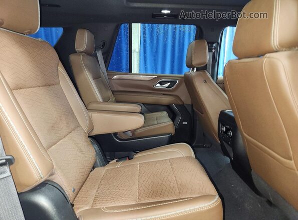 1GNSKTKL4NR302655 2022 CHEVROLET TAHOE White Вид задньої частини салону