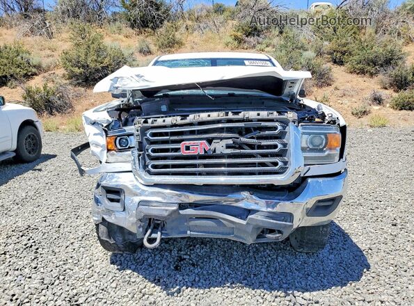 1GT02REG0JZ300722 2018 GMC SIERRA Белый Вид спереди
