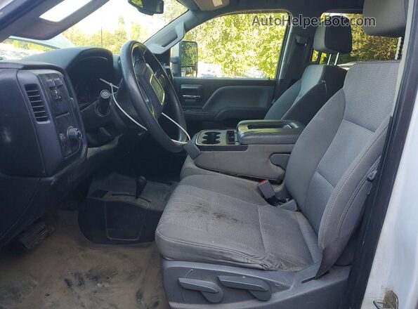 1GT12REG7HF169188 2017 GMC SIERRA White წინა სალონის ხედი