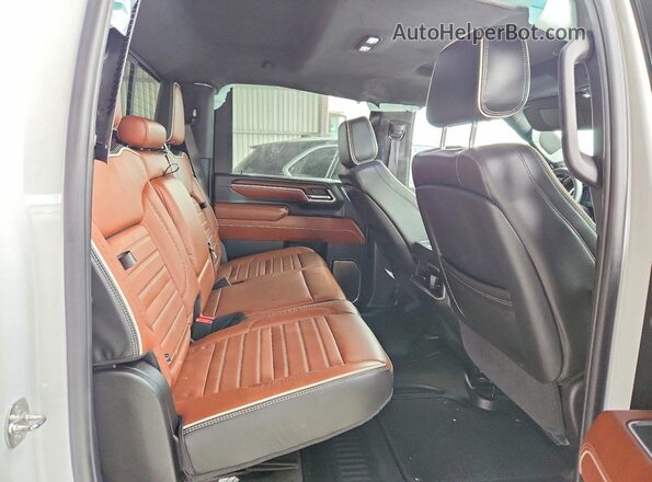 1GT19XEY8RF410685 2024 GMC SIERRA Белый Вид задних сидений