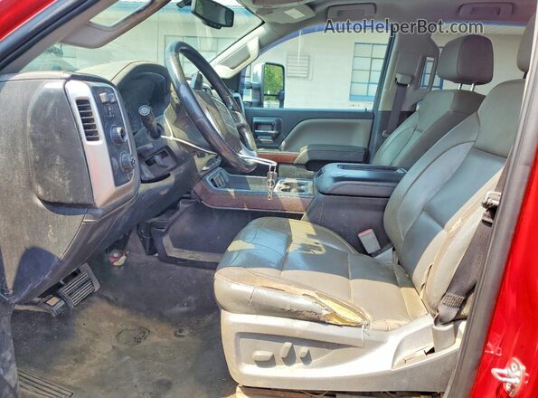 1GT22TEG7JZ123768 2018 GMC SIERRA Red Vista interior delantera