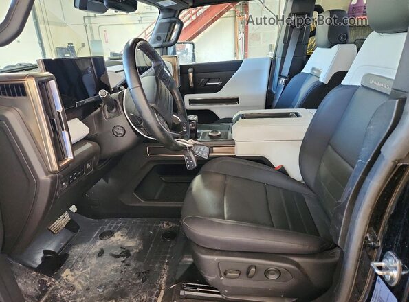 1GT40DDB3SU120102 2025 GMC HUMMER Black Вид салону спереду