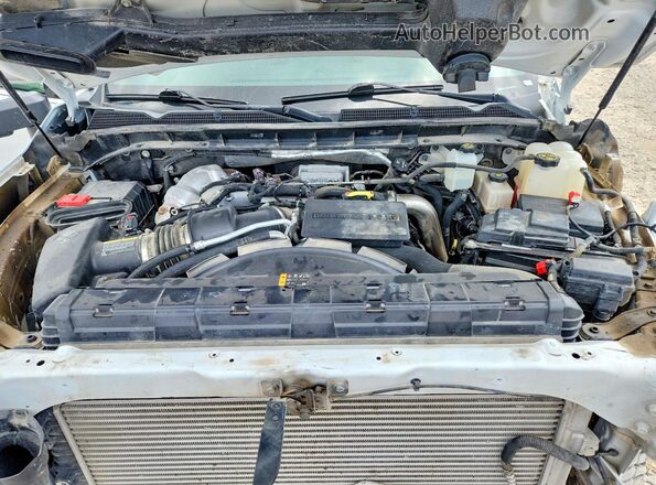 1GT49NEY4PF103805 2023 GMC SIERRA White Rear interior view