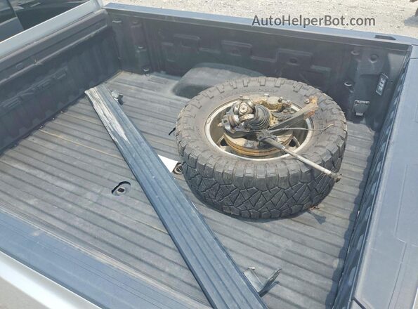 1GT49WEY6NF219655 2022 GMC SIERRA Silver Вид підкапотного простору