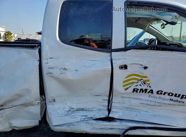 1GTH5BEN6N1305170 2022 GMC CANYON White Հետևի նստատեղերի տեսք