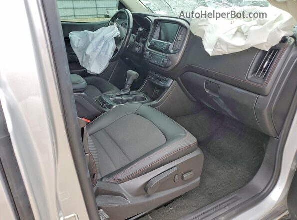 1GTH6CEN3J1228674 2018 GMC CANYON Серебряный Вид панели приборов