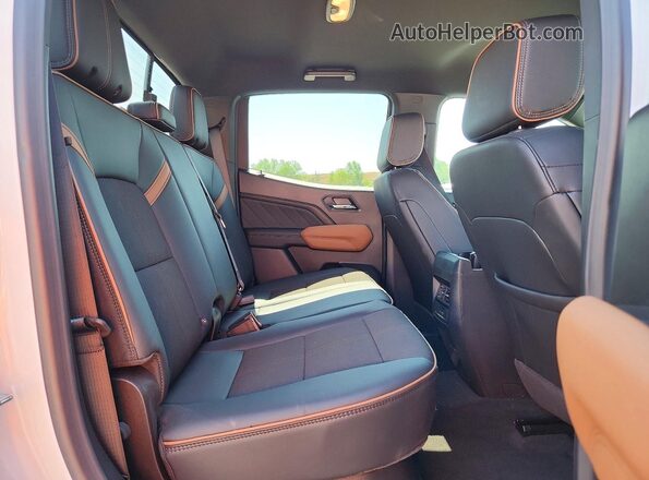 1GTP2DEK1T1246516 2026 GMC CANYON White უკანა სავარძლების ხედი