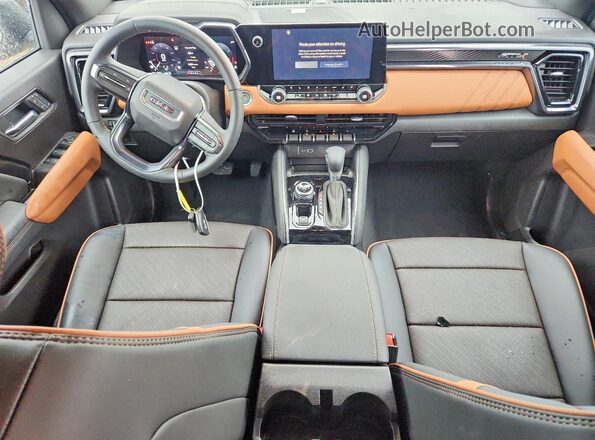 1GTP2DEK4T1184075 2026 GMC CANYON Silver Dashboard view