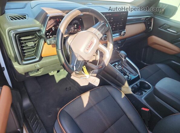 1GTP2DEK6S1143316 2025 GMC CANYON White Vista del salpicadero