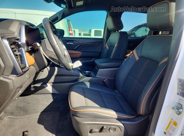 1GTP2DEK6S1143316 2025 GMC CANYON White Vista interior delantera