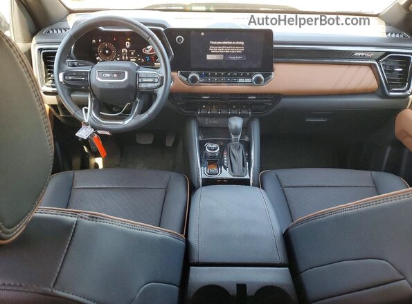 1GTP2DEK9S1228893 2025 GMC CANYON Black Widok deski rozdzielczej
