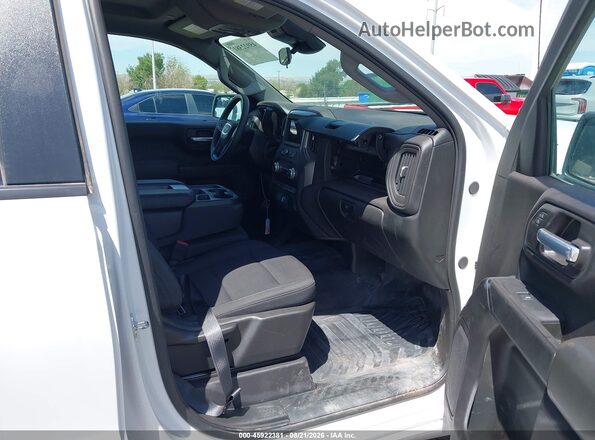 1GTRHAEKXTZ108982 2026 GMC SIERRA White Вид салону спереду