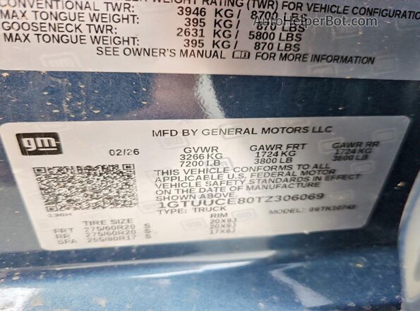 1GTUUCE80TZ306069 2026 GMC SIERRA Blue Vista del compartimento del motor