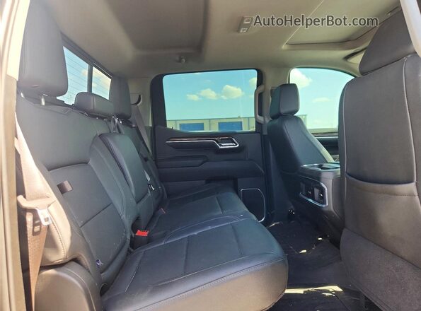 1GTUUCE85RZ201066 2024 GMC SIERRA Silver Vista de los asientos traseros