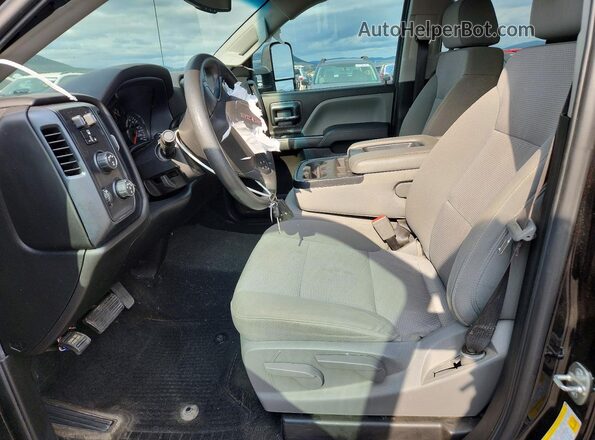 1GTV2LECXJZ348034 2018 GMC SIERRA Black Front interior view