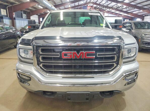 1GTV2MEC5HZ108986 2017 GMC SIERRA Silver Widok z przodu
