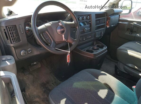 1GTW7AF78N1197002 2022 GMC SAVANA Белый Вид панели приборов