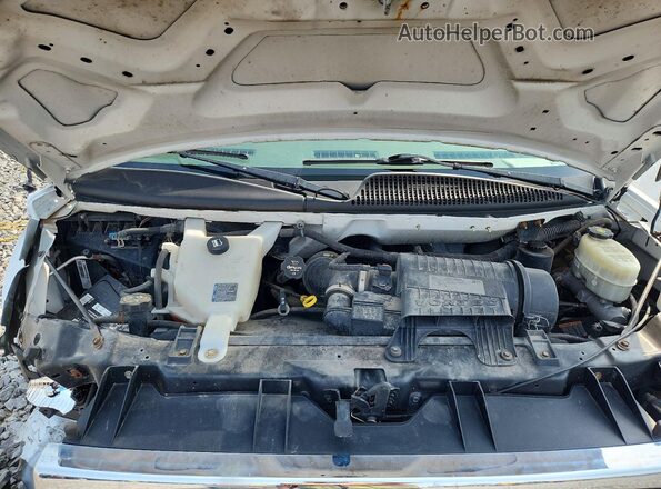 1GTW7AFF1G1902152 2016 GMC SAVANA Белый Вид подкапотного пространства