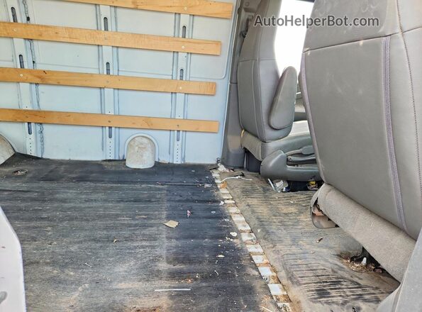 1GTW7AFF1G1902152 2016 GMC SAVANA Белый Вид задней части салона