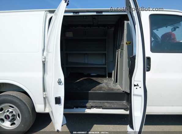 1GTW7AFP5S1127713 2025 GMC SAVANA CARGO White Widok naklejki z numerem VIN