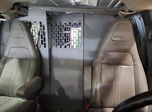 1GTW7AFP7P1139062 2023 GMC SAVANA White უკანა სავარძლების ხედი