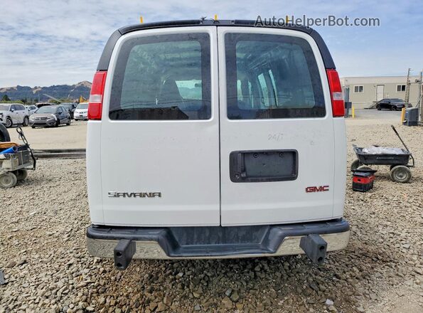 1GTW7AFP7T1224994 2026 GMC SAVANA White Вид ззаду
