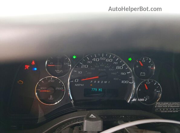 1GTW7AFP7T1224994 2026 GMC SAVANA White Вид щитка приладів