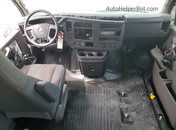 1GTW7AFP7T1224994 2026 GMC SAVANA White 