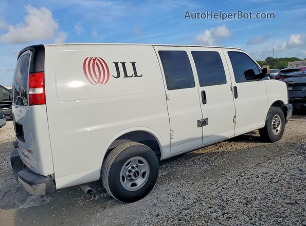 1GTW7AFPXN1147556 2022 GMC SAVANA White Trasero derecho
