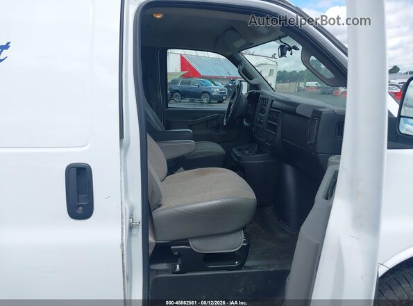 1GTW7BFP5P1119642 2023 GMC SAVANA CARGO White Front interior view