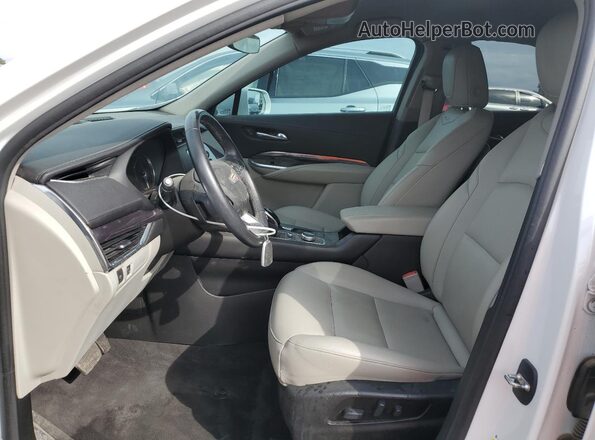 1GYAZAR46MF000913 2021 CADILLAC XT4 Белый Вид салона спереди
