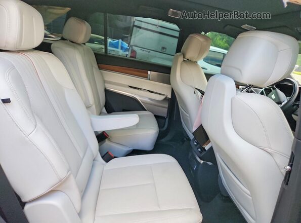 1GYC3KML8TZ701349 2026 CADILLAC VISTIQ Black Rear interior view