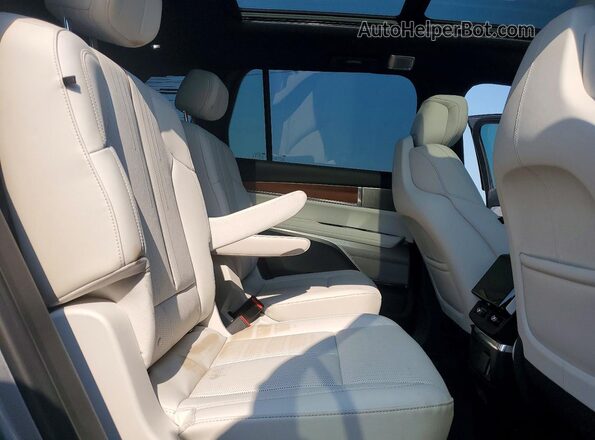 1GYC3KML9TZ703367 2026 CADILLAC VISTIQ Two Tone უკანა სალონის ხედი