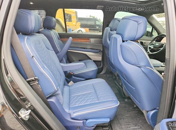 1GYC3MML4TZ709699 2026 CADILLAC VISTIQ Black უკანა სალონის ხედი