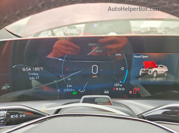 1GYC3NML1TZ703493 2026 CADILLAC VISTIQ Burgundy Вид щитка приладів