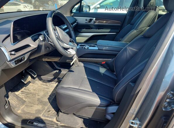 1GYC3NML2TZ705303 2026 CADILLAC VISTIQ Gray Vista interior delantera