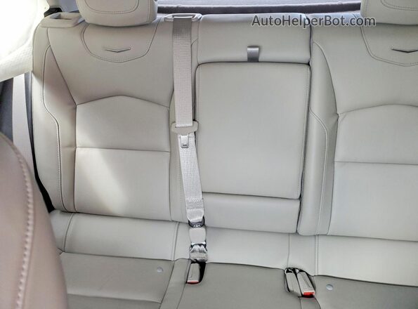 1GYFZCR41NF107323 2022 CADILLAC XT4 Blue Հետևի նստատեղերի տեսք