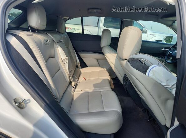 1GYFZCR44LF025390 2020 CADILLAC XT4 White Вид задньої частини салону