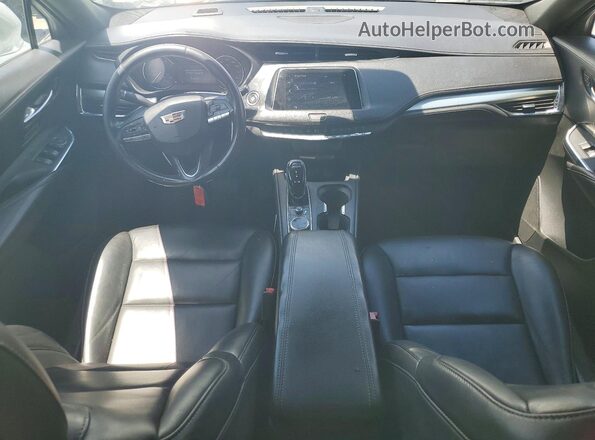 1GYFZCR47LF056729 2020 CADILLAC XT4 Silver Widok deski rozdzielczej