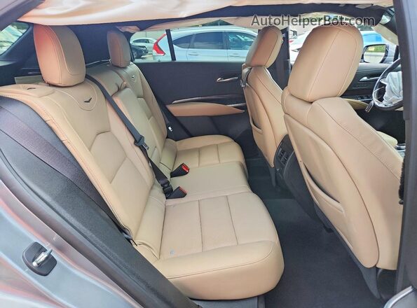 1GYFZCR49RF111674 2024 CADILLAC XT4 Gray უკანა სალონის ხედი