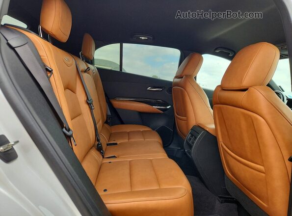 1GYFZDR42KF204581 2019 CADILLAC XT4 White Вид задніх сидінь