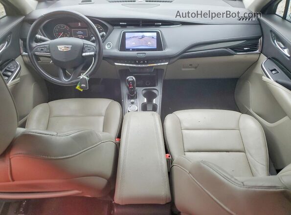 1GYFZDR42PF122406 2023 CADILLAC XT4 Silver წინა პანელის ხედი