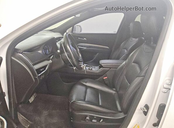 1GYFZDR45LF105142 2020 CADILLAC XT4 Белый Вид салона спереди