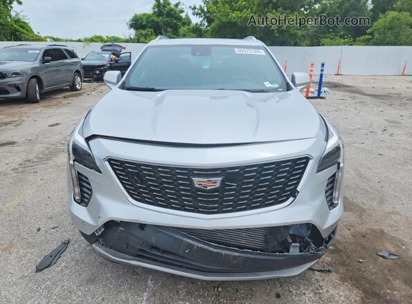 1GYFZDR45MF015863 2021 CADILLAC XT4 Silver Вид спереду