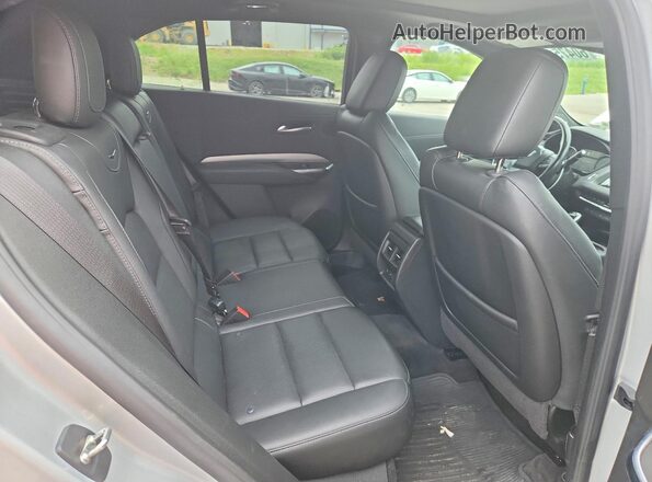 1GYFZDR45MF015863 2021 CADILLAC XT4 Silver Вид задньої частини салону