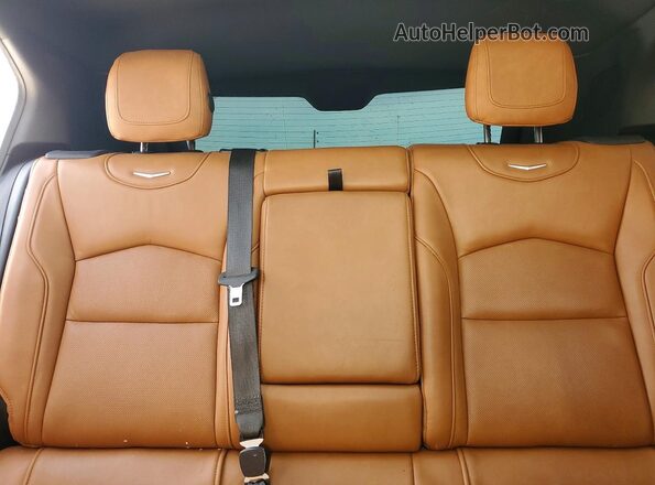 1GYFZDR48KF118059 2019 CADILLAC XT4 Белый Вид задних сидений