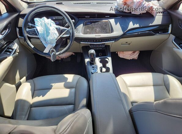 1GYFZDR49LF114345 2020 CADILLAC XT4 Красный Вид панели приборов